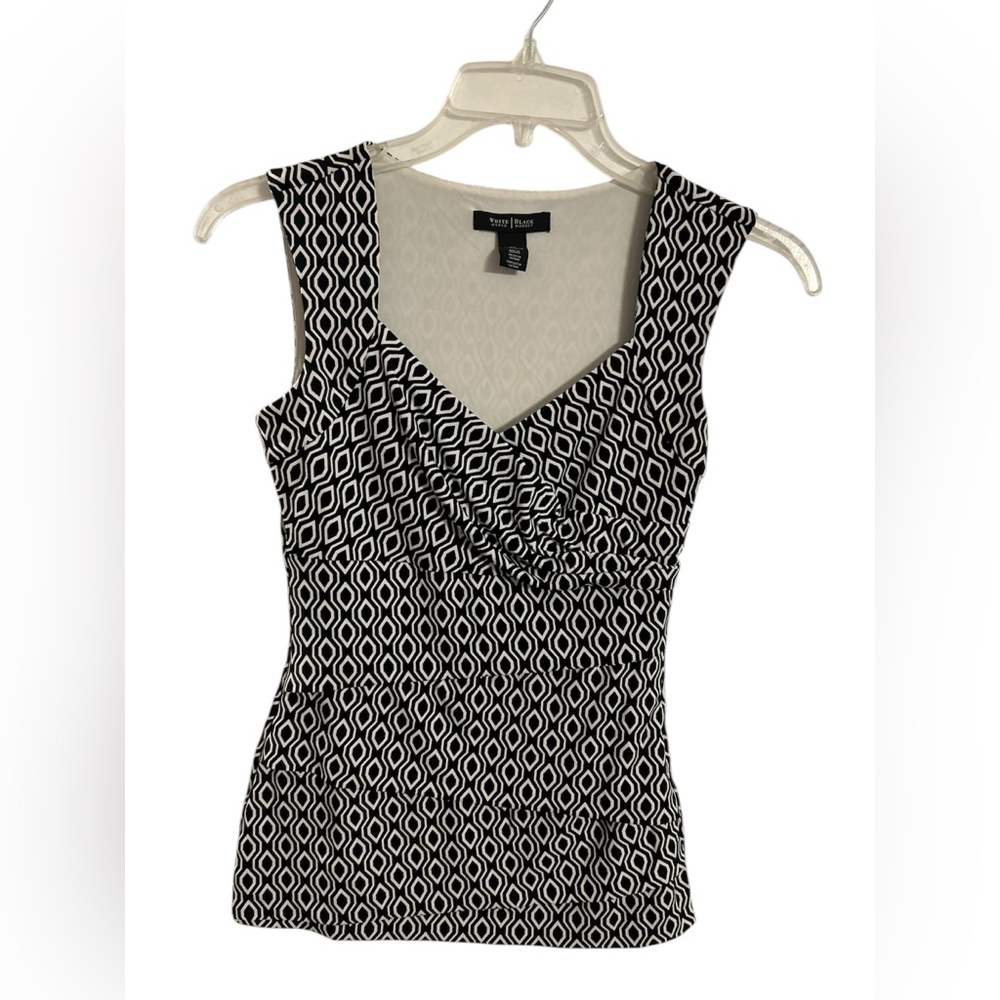 White House Black Market Black and White Patterned Blouse size XS
